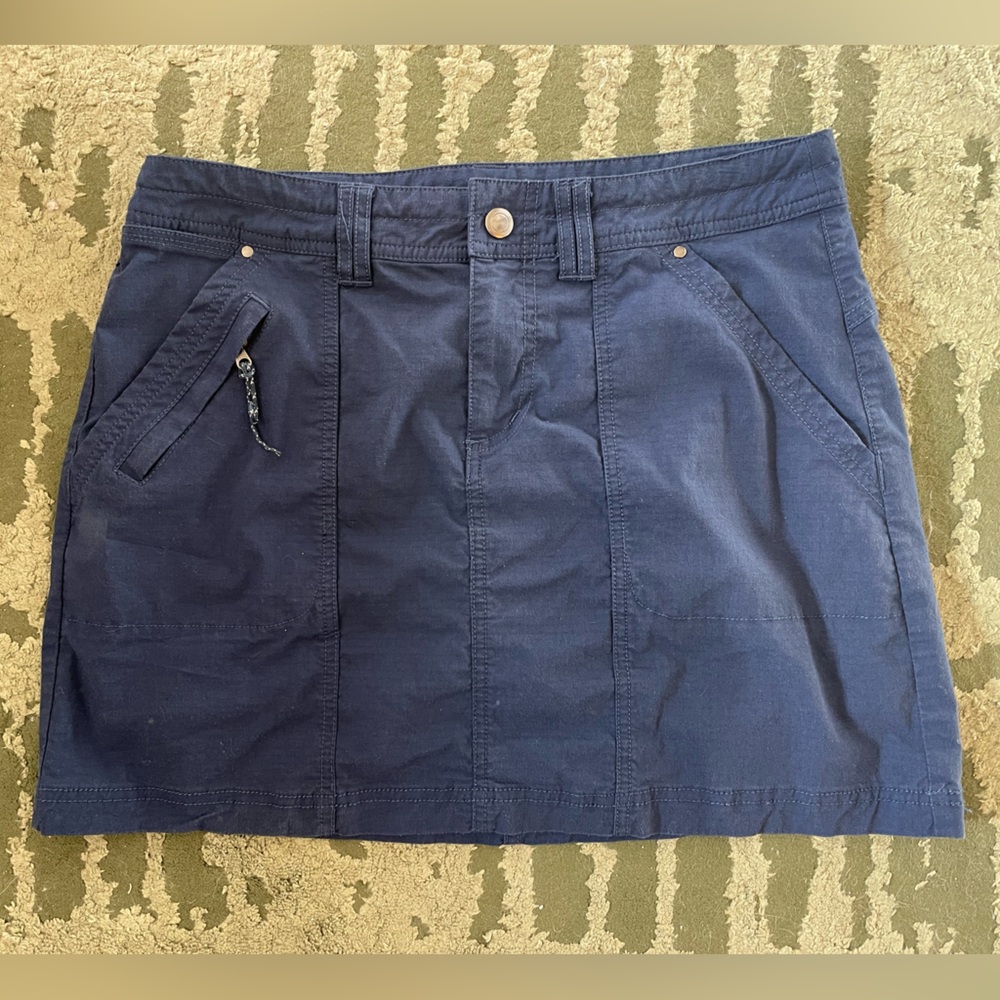 Title Nine size 6 midnight skort!